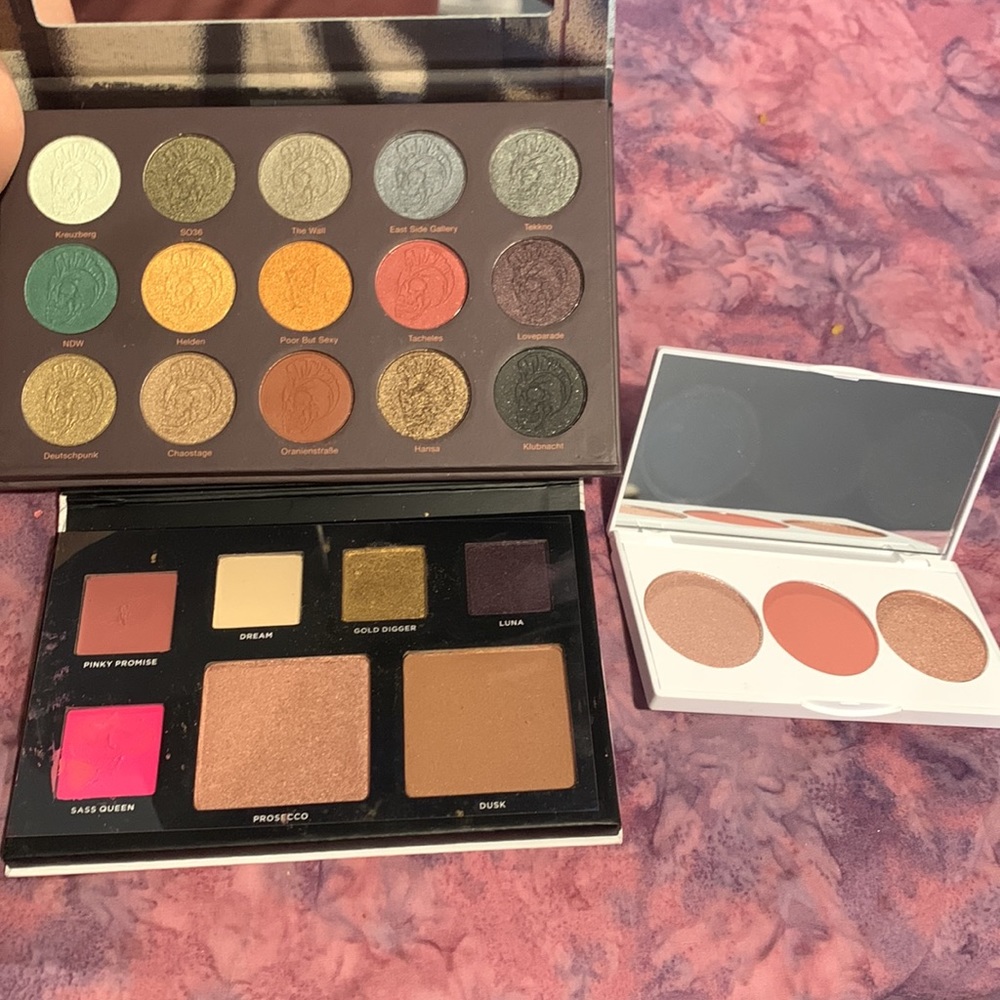 Makeup Bundle - Picture 5 of 5